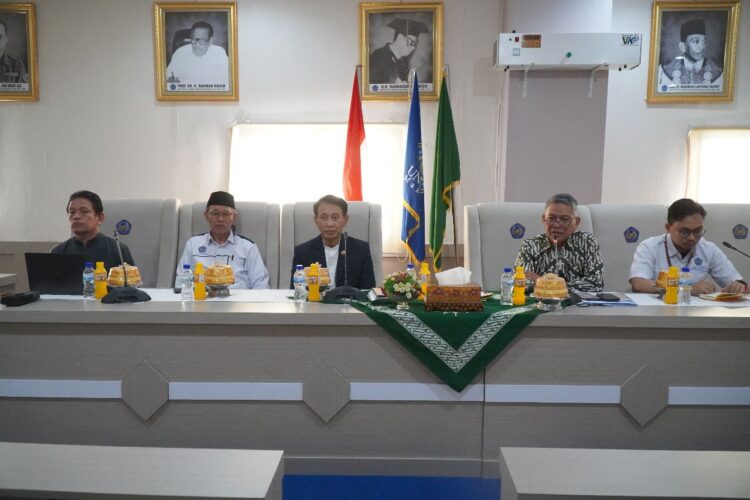 Winai Dahlan, Cucu Pendiri Muhammadiyah, dan Perintis Halal Center di Thailand Berbagi Kisah di Unismuh Makassar