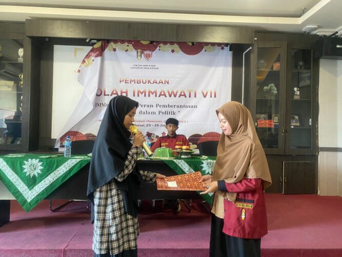 Pikom IMM FISIP Unismuh Makassar Gelar Sekolah IMMawati Jilid VII