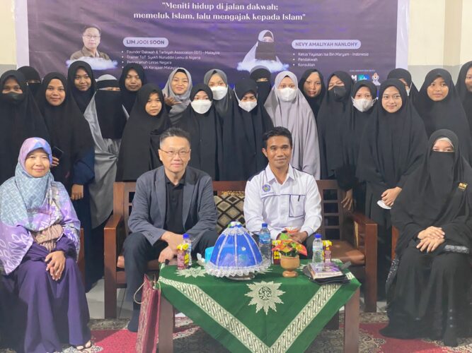 ICOMFES II Himaprodi KPI Unismuh Makassar Hadirkan Pemateri Malaysia