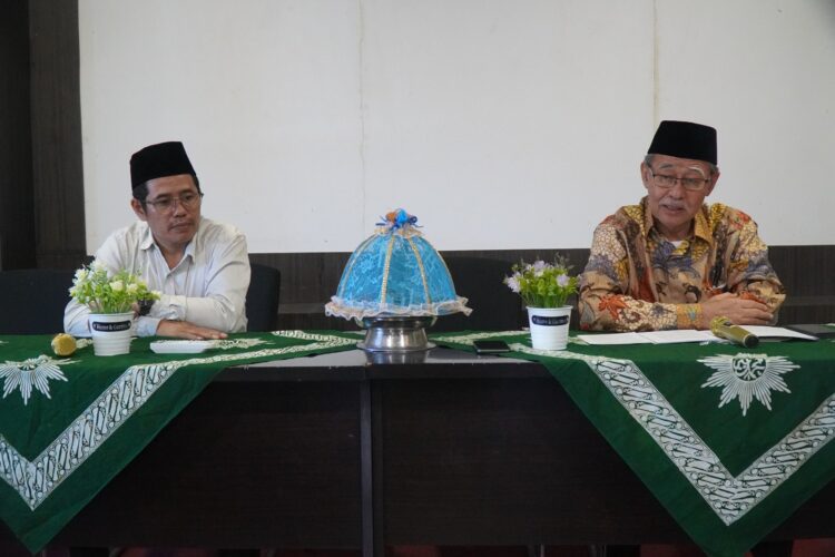 Rektor Prof Ambo Asse Bawakan Materi Pengajian Rutin di Fisip Unismuh Makassar