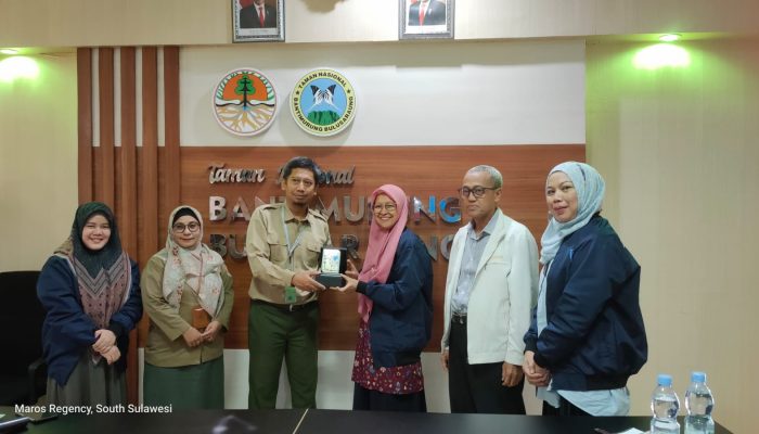 Prodi Magister Administrasi Publik Unismuh Makassar Gelar Outing Class di Bantimurung