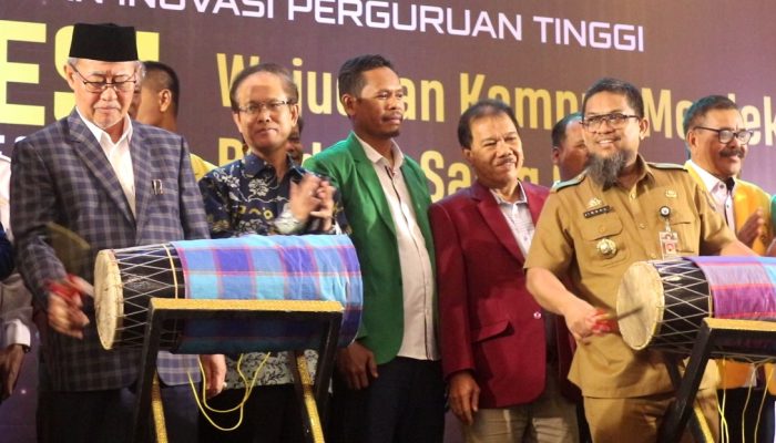 Kadis Pendidikan Sulsel Berterima Kasih pada Unismuh Makassar Telah Mengundang ke Kampus Kepala Sekolah dan Siswa