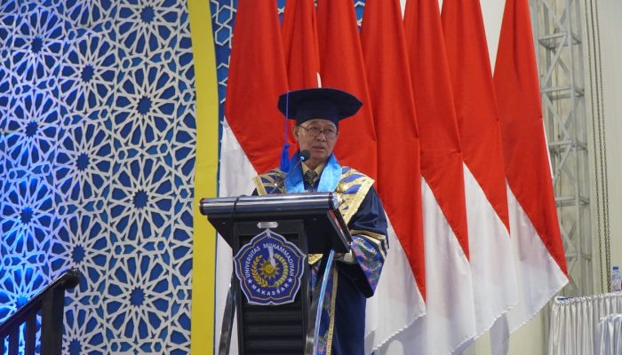 Rektor Unismuh Paparkan Deretan Prestasi di Hadapan 834 Wisudawan