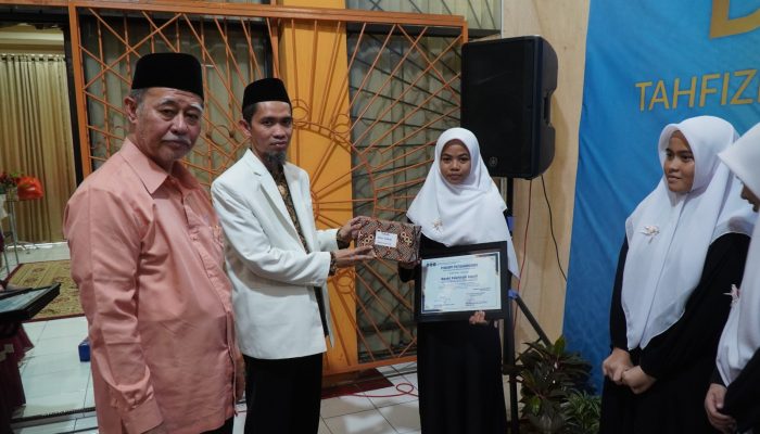 Tutup Acara Tahfizh dan Tadabbur Alquran IV Pesmadina, Rektor Unismuh Apresiasi Capaian Peserta