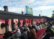 Ribuan Umat Muslim Padati Salat Iduladha di Pantai Losari, Wakil Ketua Muhammadiyah Sulsel Jadi Khatib