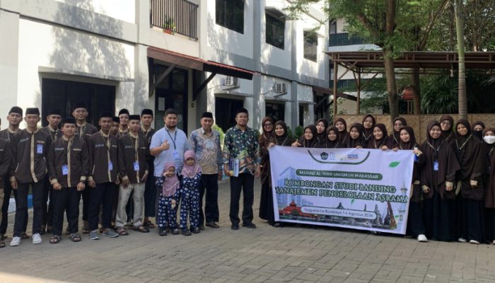 Studi Banding Mahasiswa Ma’had Al-Birr Unismuh: Menimba Ilmu Pengelolaan Asrama di UMY dan UAD