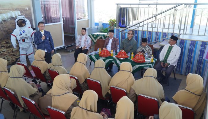 Tokoh PWM Sulsel Berikan Inspirasi Bagi Siswa Baru SMA Muhammadiyah 1 Unismuh