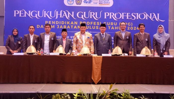 Pengukuhan 441 Guru Profesional, Dekan FKIP Unismuh Usulkan Pemerintah Programkan Beasiswa Sepaket S1 Keguruan dan PPG