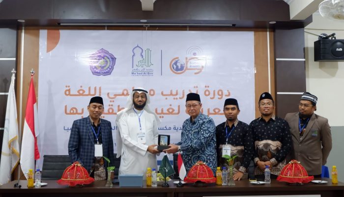 Gelar Pelatihan Pembelajaran Bahasa Arab, Ma’had Al-Birr Unismuh Gandeng Trainer dari King Saud University Arab Saudi