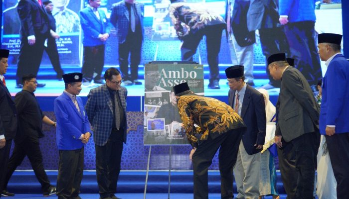 Buku “Ambo Asse: Sang Penegak Purifikasi, Pendorong Dinamisasi” DIluncurkan di Unismuh