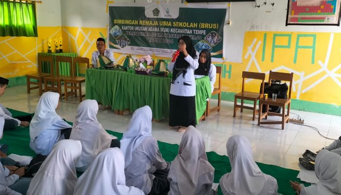 KUA Tempe Edukasi Siswa MA Muhammadiyah Sengkang Soal Bahaya Perkawinan Anak