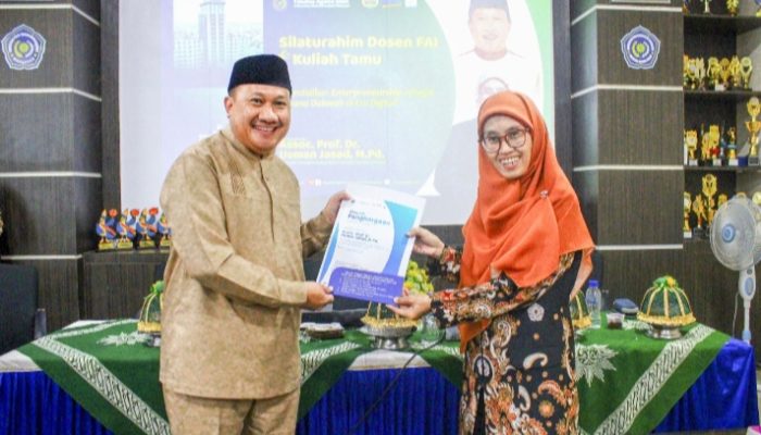 Kuliah Tamu FAI Unismuh Makassar Bahas Strategi Bisnis Berdasarkan Nilai Islami