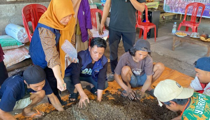 Dosen Unimen Olah Limbah Kulit Kopi Jadi Pupuk Kompos, Pakan Ternak dan Teh