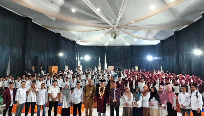 Rektor Kukuhkan 445 Maba Umsi Tahun Ajaran 2024/2025