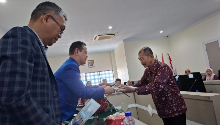 Penghargaan Purnabakti, Unismuh Apresiasi 18 Karyawan dengan Dana Pensiun