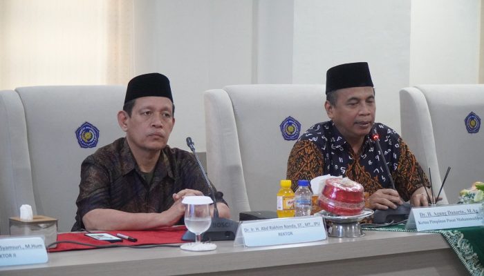 Kuliah Tamu di Unismuh Makassar, Ketua PP Muhammadiyah Bahas Delapan Prinsip Tata Kelola Organisasi