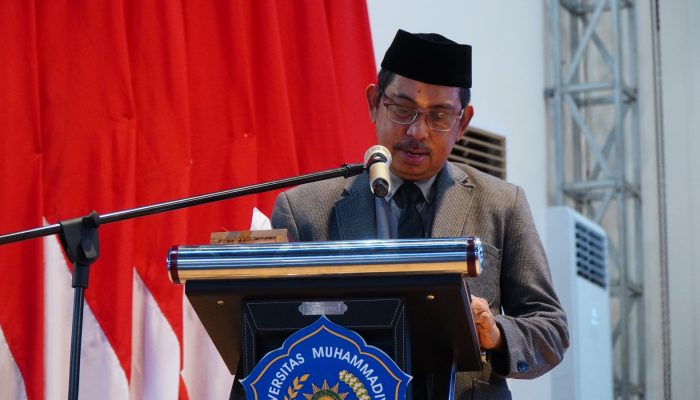 Pengukuhan Guru Besar Unismuh, Kepala LLDIKTI IX Sebut Ciri Dosen Zalim