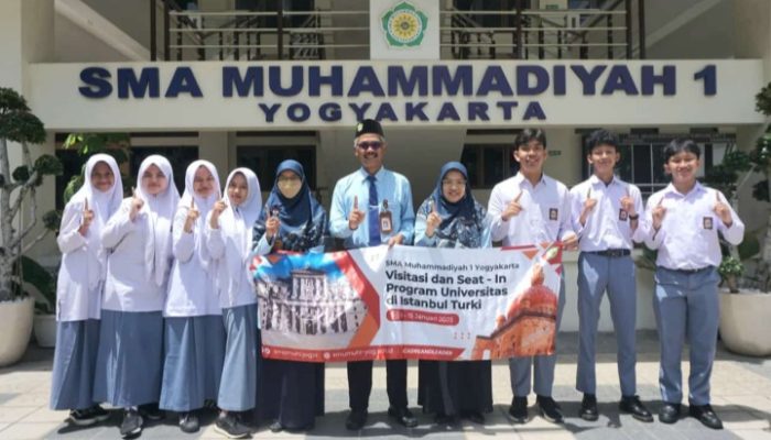 Tingkatkan Wawasan Global, Tujuh Siswa SMA Muhammadiyah 1 Yogyakarta Seat-In University ke Istanbul