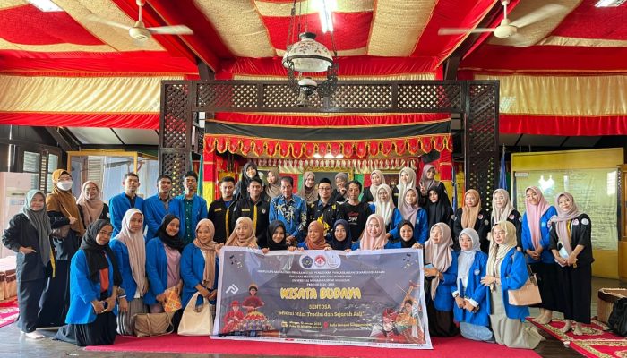 HMP PPKn FKIP Unismuh Bangun Kesadaran Budaya Lewat Kunjungan ke Museum Balla Lompoa