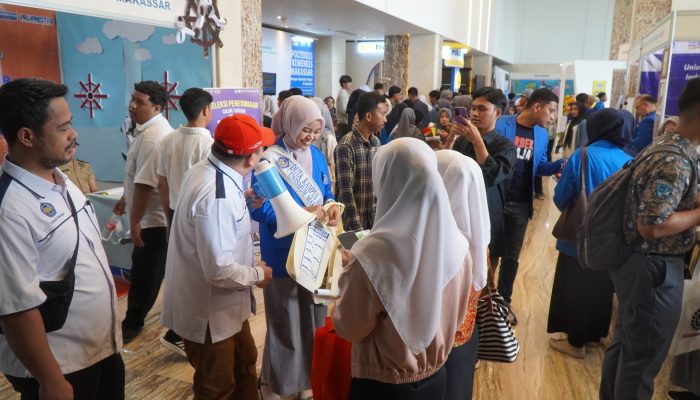 Stand Unismuh Makassar Jadi Pusat Perhatian di Hari Kedua Pameran LLDIKTI IX, Pendaftar Maba Capai 3800-an Orang