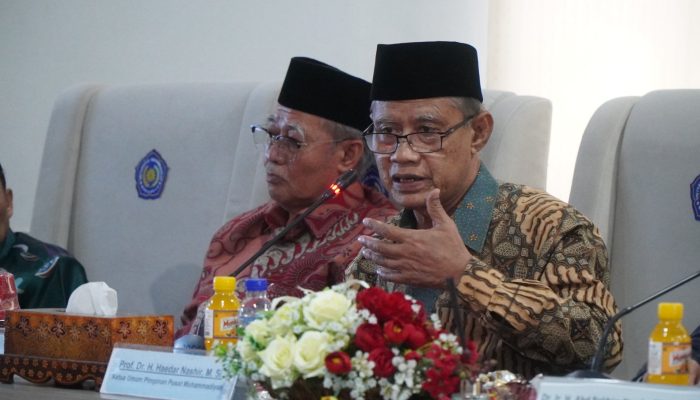 Haedar Nasir Tekankan Kader Muhammadiyah Jangan Betah Hanya S1