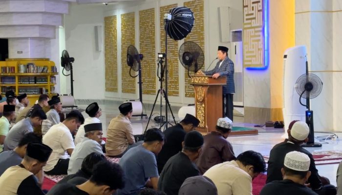 Prof Arifuddin Ahmad Jadi Penceramah Tarawih di Masjid Kubah 99 Makassar, Tekankan Sikap Wasathiyah