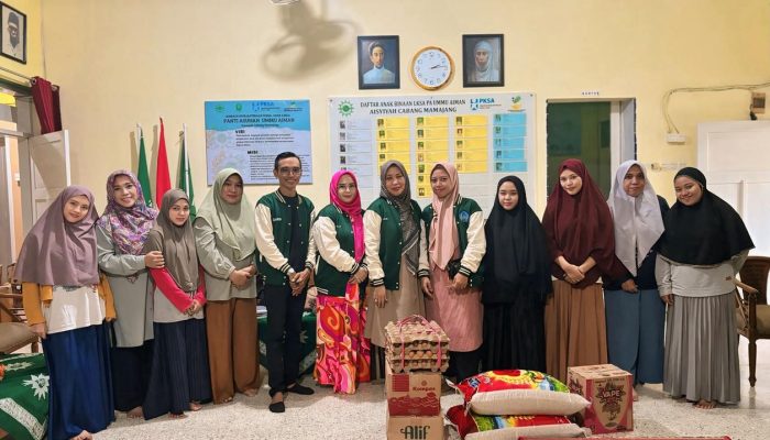 Peduli Sesama, Mahasiswa S3 Unismuh Gelar Bakti Sosial Ramadan