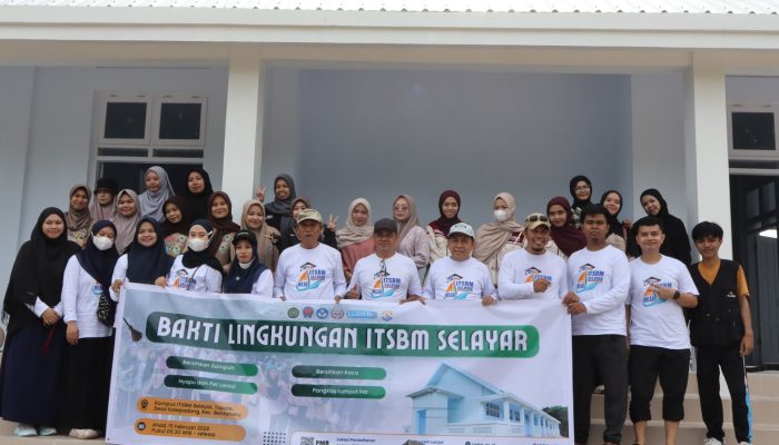Rayakan Milad ke-4, Civitas Akademika ITSBM Selayar Gelar Bakti Lingkungan