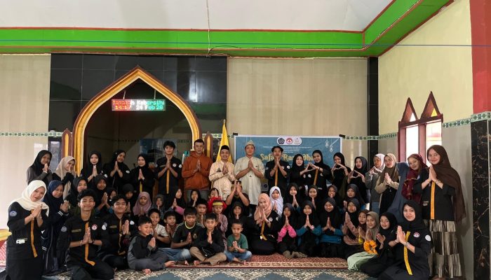Safari Ramadan HMP PPKn Universitas Muhammadiyah Makassar di Dusun Parangkeke, Mahasiswa Didorong Jadi Agen Perubahan