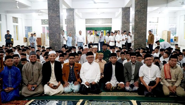Pesan Mendikdasmen saat Silaturahmi di Pesantren Gombara Makassar