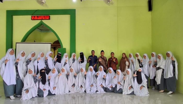 Di Tengah Ujian Madrasah, Santri MA Muhammadiyah Punnia Ikuti Pelatihan MC dan Moderator