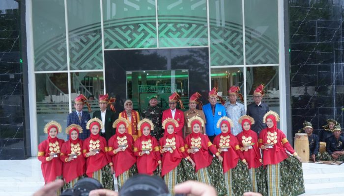 Kodam XIV/Hasanuddin Kukuhkan Rektor Unismuh Makassar sebagai Warga Kehormatan