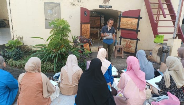 Kuliah Maestro di Fort Rotterdam, Mahasiswa PGPAUD Unismuh Dalami Seni Lukis dan Identitas Budaya