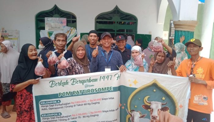 PCM Pattirosompe Bagikan 500 Kupon Daging Kurban