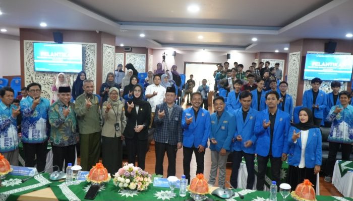 Hadir di Pelantikan BEM Unismuh, Ketua DPRD Sulsel Ajak Mahasiswa Kawal Kebijakan