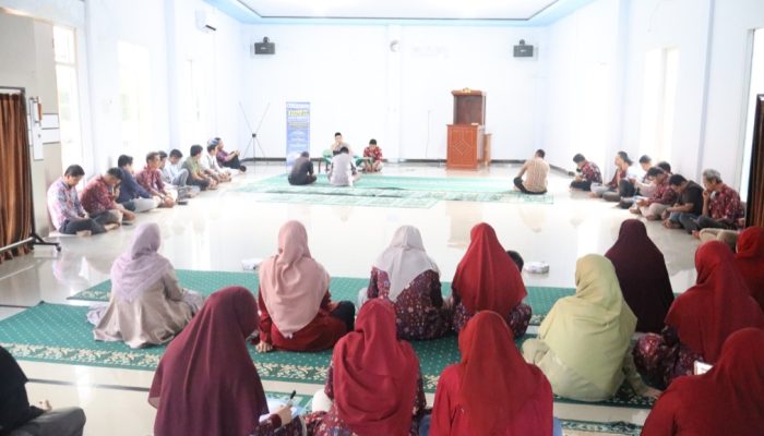 UIAD Sinjai Gelar Pengajian Bulanan, Wakil Ketua PDM Sinjai Bahas Kepribadian Muhammadiyah