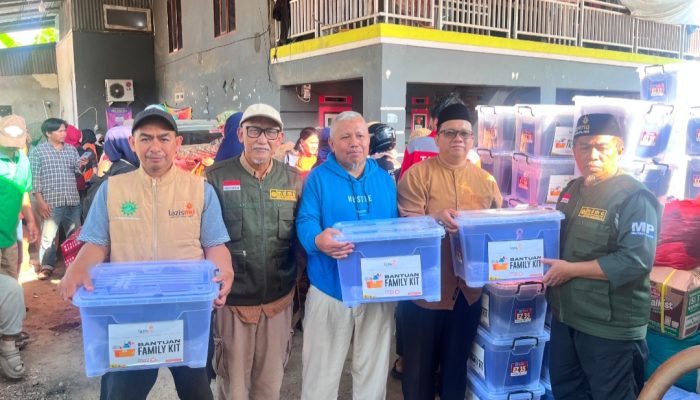 Lazismu dan Lembaga Resiliensi Bencana Muhammadiyah Makassar Salurkan Bantuan untuk Korban Kebakaran Tallo