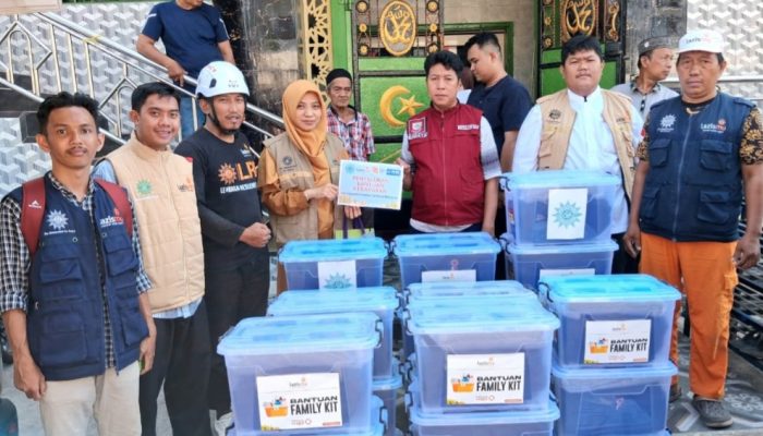 Lazismu dan PDM Makassar Salurkan Bantuan Korban Kebakaran Kandea, Warga Sampaikan Terimakasih