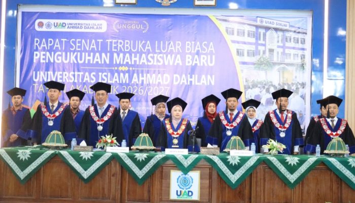 UIAD Sinjai Kukuhkan Ratusan Mahasiswa Baru, Rektor Tekankan Kebanggaan terhadap Almamater