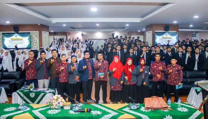 FAI Unismuh Makassar Yudisium 158 Mahasiswa, Dekan Tekankan Peran Alumni