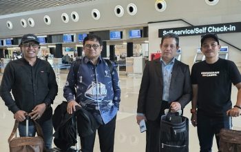 Erupsi Anak Krakatau Batalkan Perjalanan ke Jakarta, Pimpinan Unismuh Teken PKS RPL Guru di Bandara Sultan Hasanuddin