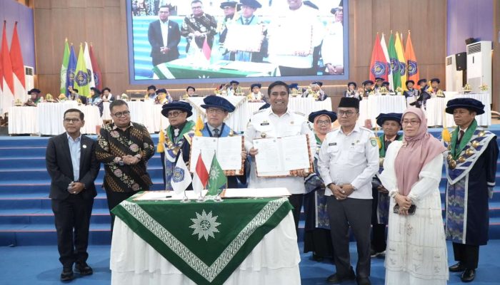 Hadiri Wisuda Unismuh, Bupati Maros Teken Perpanjangan MoU