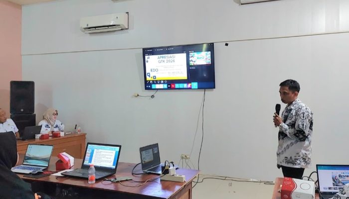 Guru SMP Muhammadiyah Boarding School Rappang Sabet Juara 2 GTK Awards dan Inovasi Sidrap 2026